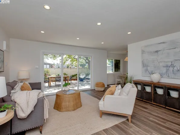 2051 Otis Dr APT D, Alameda, CA 94501