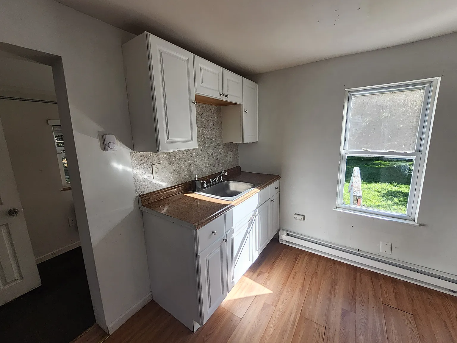 3 bed, 816 sqft, $1,600 — Photo 3