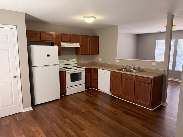Windsor Hills Condominiums — Photo 15