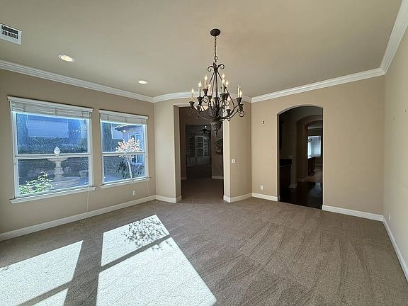 4th image of 1367 E Glenlake Ln