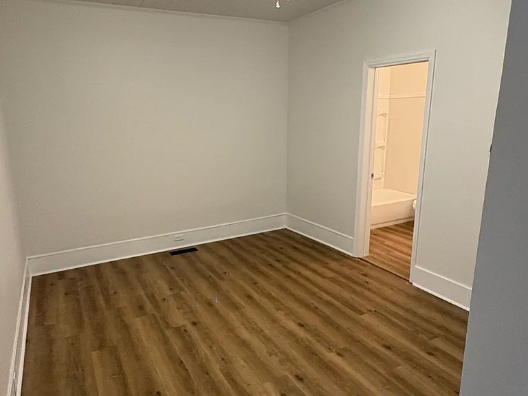 803 W Lafayette St — Photo 13