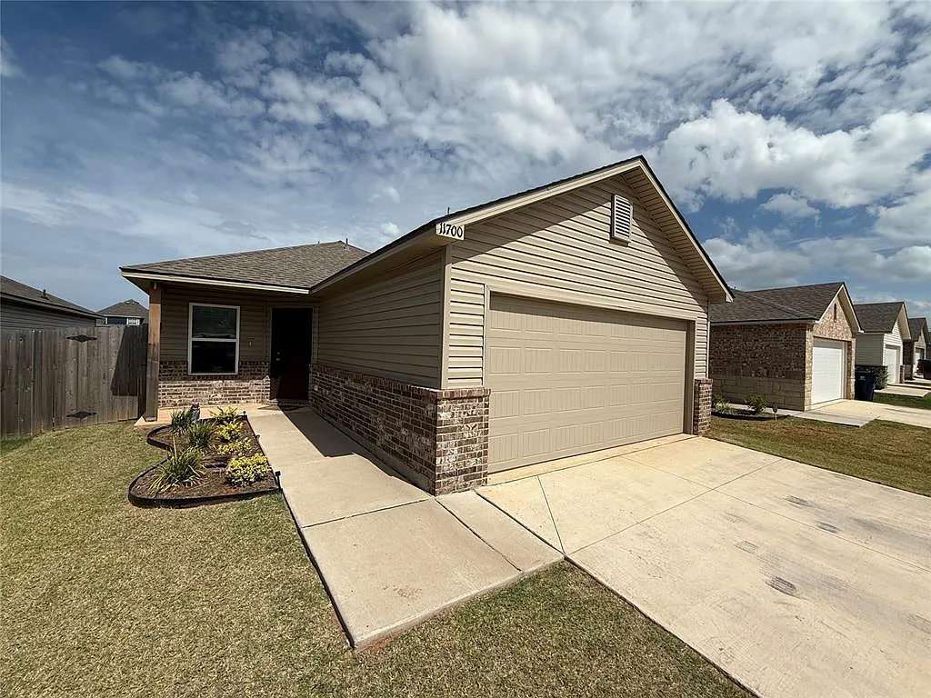 3 bed, 2.0 bath, 1024 sqft, $1,550 — Photo 2