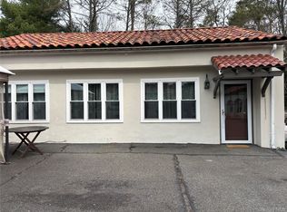 158 Horseshoe Rd, Mill Neck, NY 11765