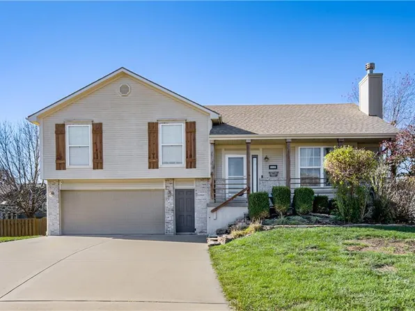 10314 N Kensington Ct, Kansas City, MO 64156