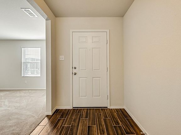 2nd image of 3117 Montserrat Creek Dr
