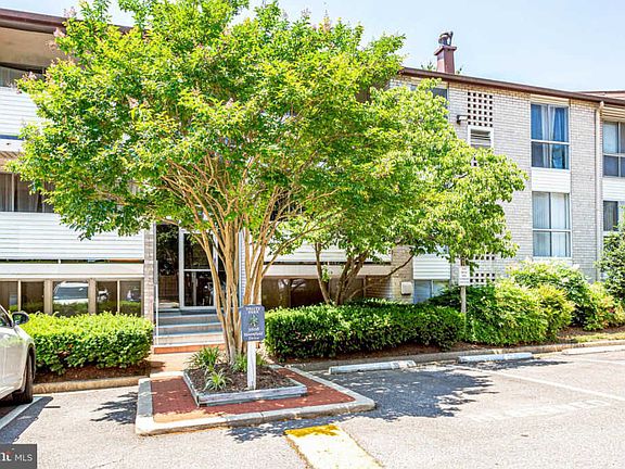 4th image of 5608 Bloomfield Dr APT 3