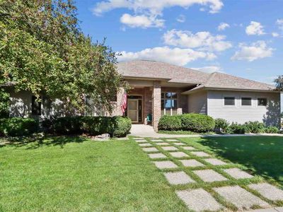 1201 Wild Prairie Dr, Iowa City, IA, 52246