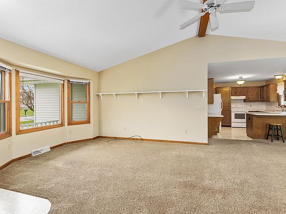 4th image of 655 Birkdale Ct