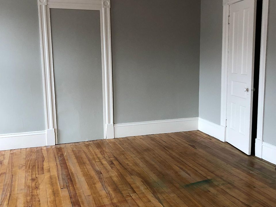2nd image of 462 Railroad St #1
