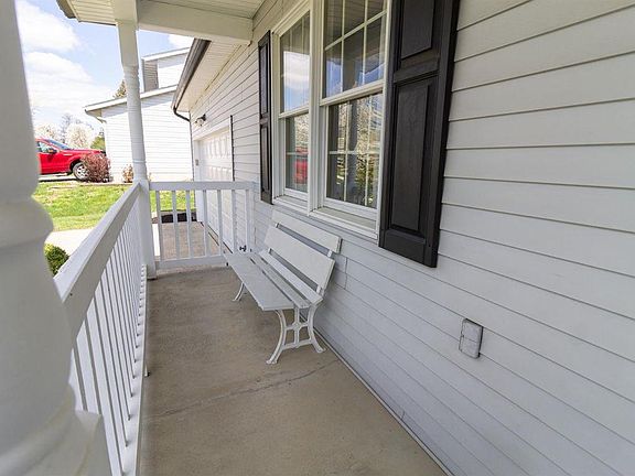 3rd image of 9342 Hare Dr
