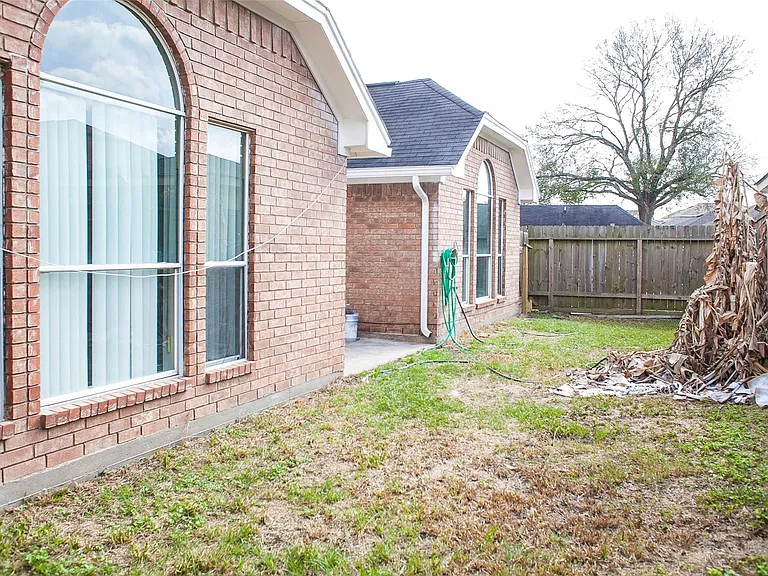 6223 Newbury Dr — Photo 26