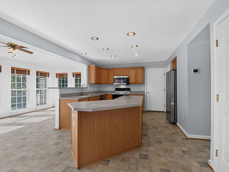 15509 Marsh Overlook Dr — Photo 4
