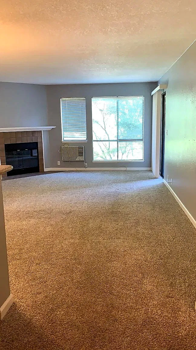 1 bed, 693 sqft, $2,395 — Photo 3