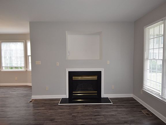3rd image of 3612 Sunningdale Way