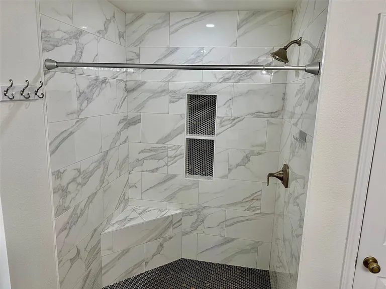 11210 Kingsgate Dr — Photo 18
