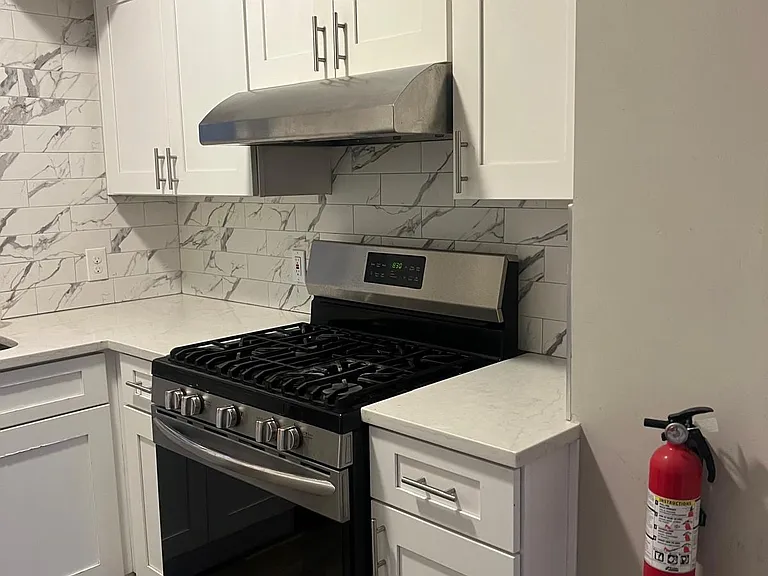 11 Blakely Pl #2 — Photo 7