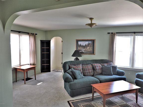 5th image of 120 E Grand Traverse St