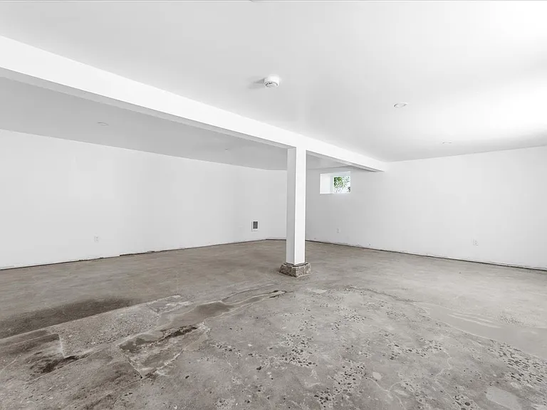 4535 NE Cleveland Ave — Photo 42