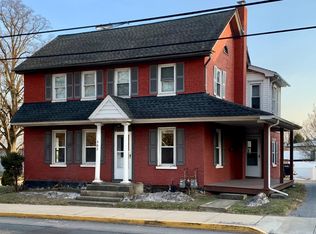 382 E Main St #1, New Holland, PA