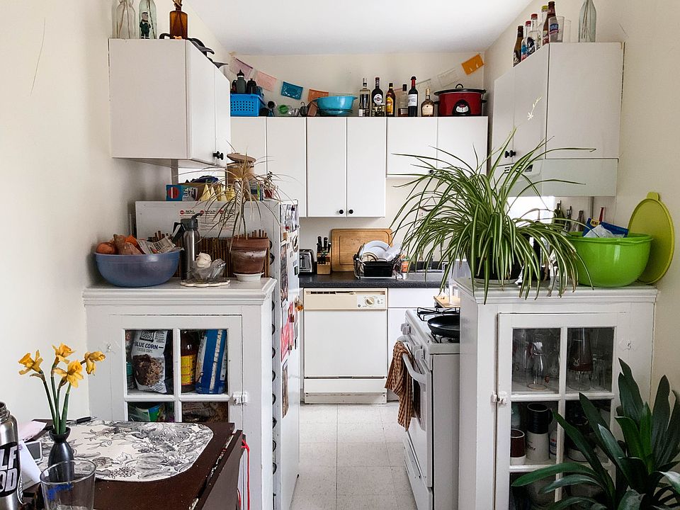 1st image of 23 Lanark Rd APT 14