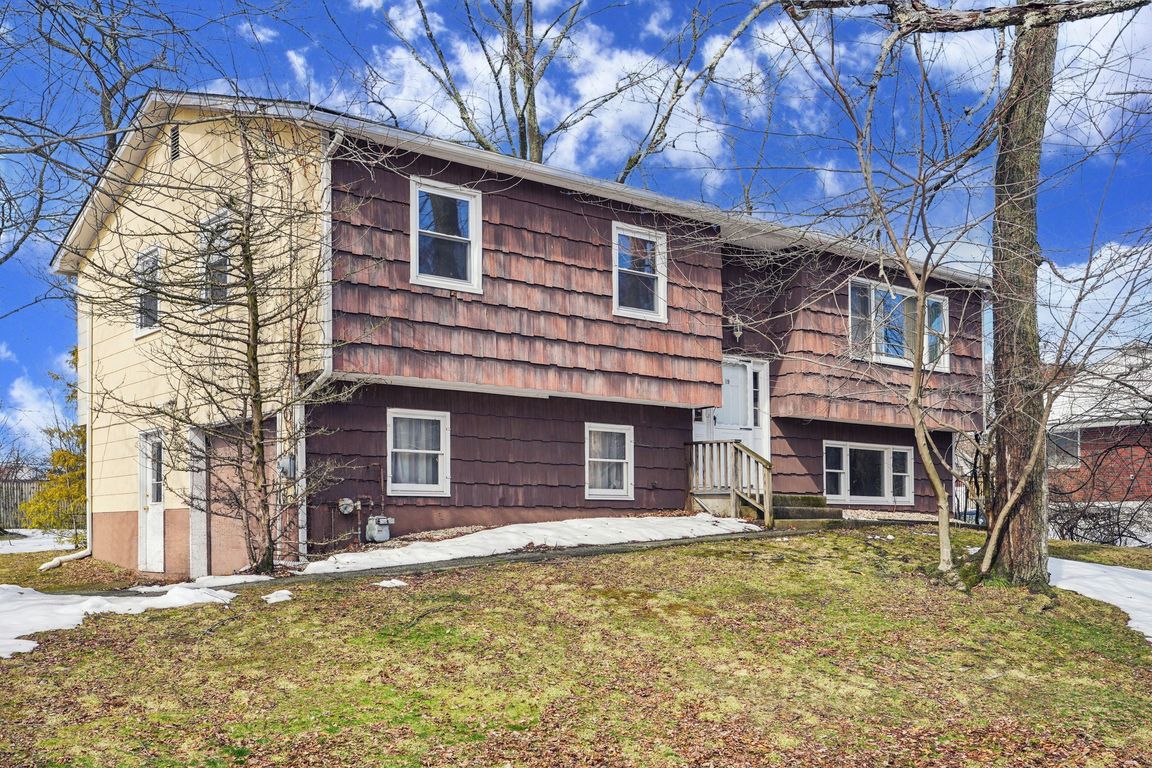 Lovely 4 bedroom home in sought after Congers neighborhood