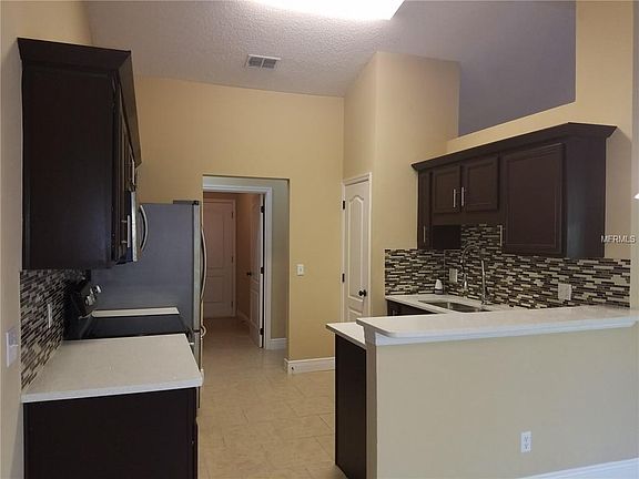 4th image of 1703 Redfin Way