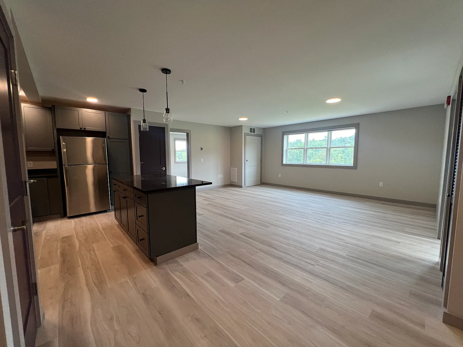 2 bed, 1030 sqft, $2,995 — Photo 2