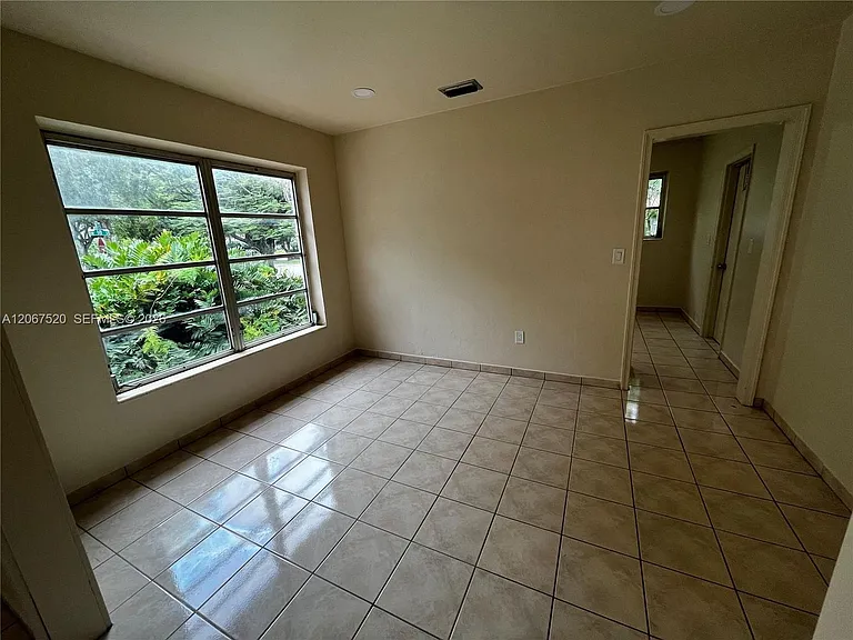 3351 SW 18th St #3351 — Photo 6