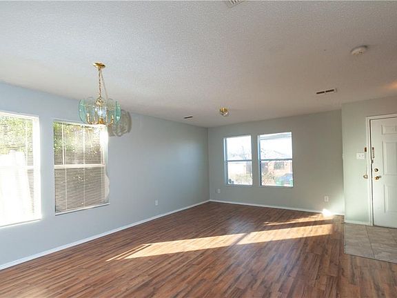 4th image of 1205 Beatty Dr