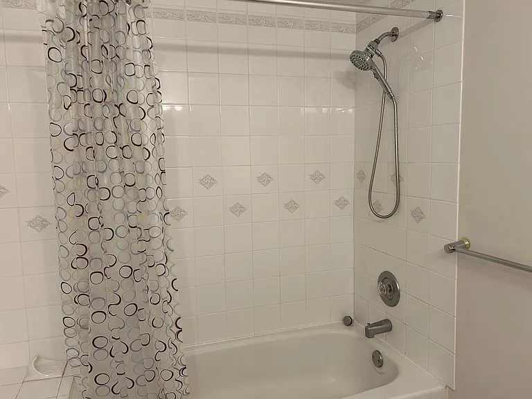 1565 Bramble Ln #LOWER LEVEL — Photo 4