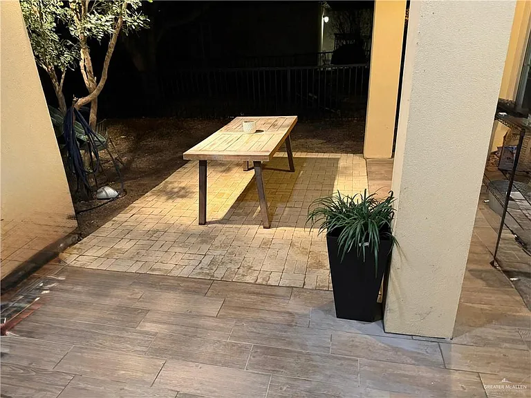 3600 Denia Ct — Photo 38