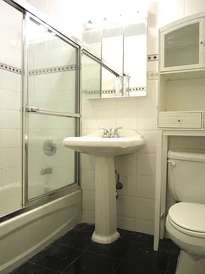 Rented by Stonecrest Realty | media 32