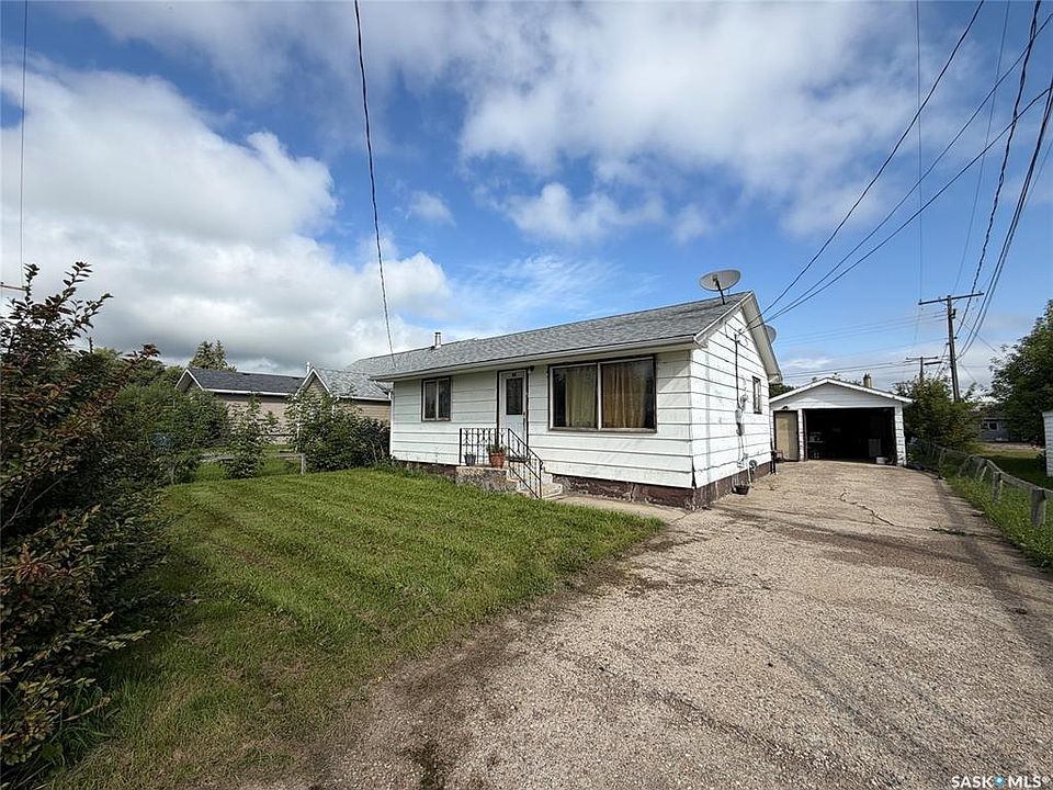 1st image of 409 1st AVENUE E