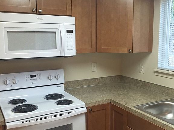 2nd image of 3330 NE 57th Ave APT 06