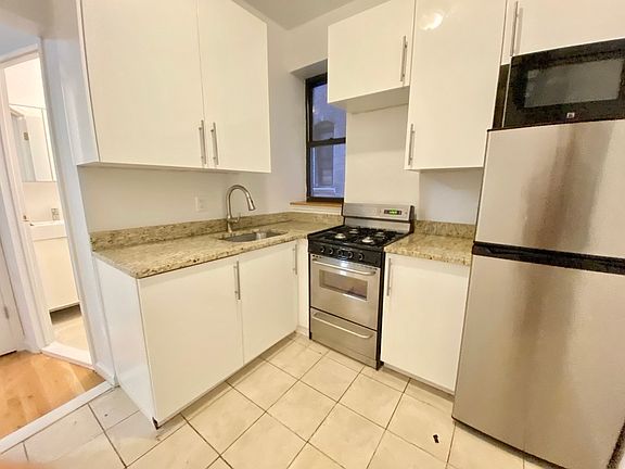 2nd image of 2104 Amsterdam Ave APT 2W