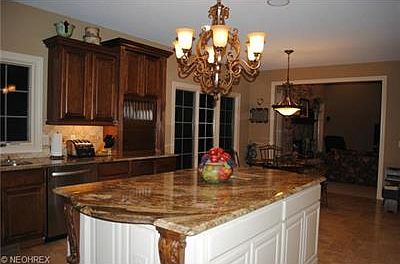 2nd image of 3208 Meadow Ln