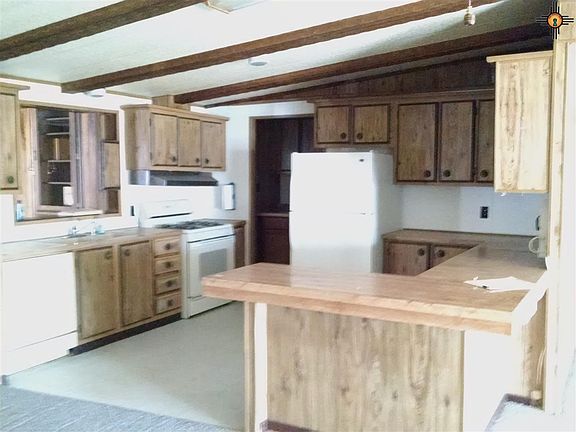 3rd image of 570 Arrowhead Dr NW
