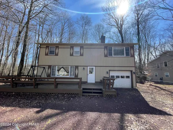204 Wyomissing Dr, Pocono Lake, PA 18347