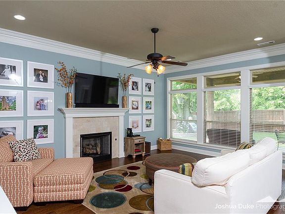 4th image of 3637 N Capri Pl