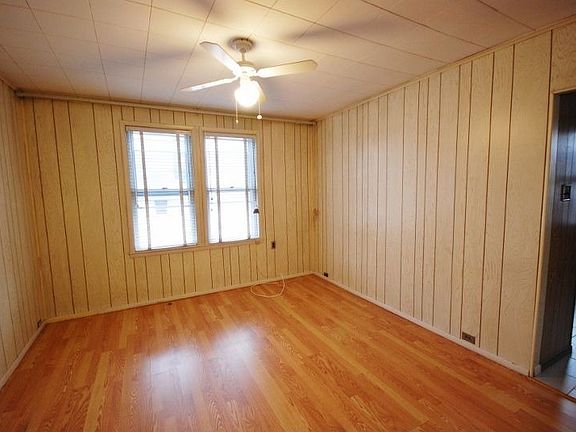 2nd Floor living room 