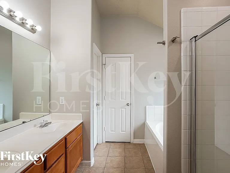 4531 Bridgevillage Dr — Photo 10