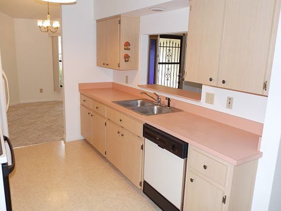 3rd image of 3401 N Tamarisk Ave