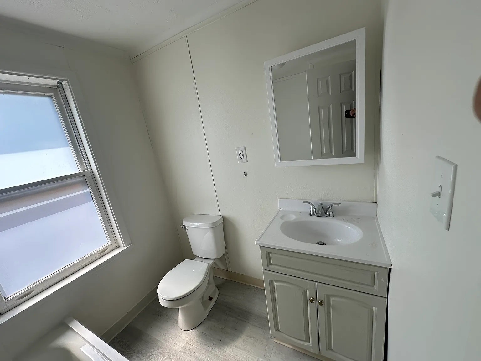 8 Morgan — Photo 4