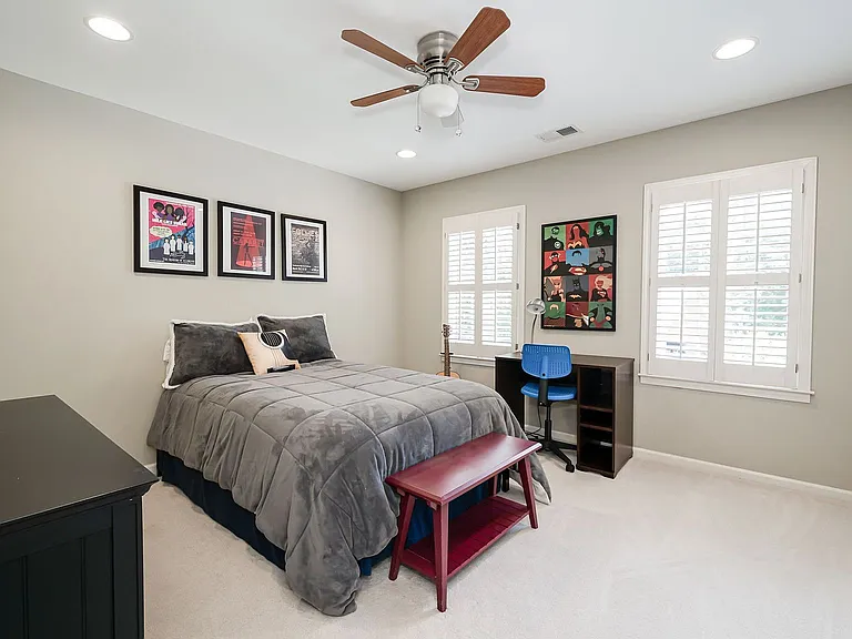 340 Rosalie Ct — Photo 11