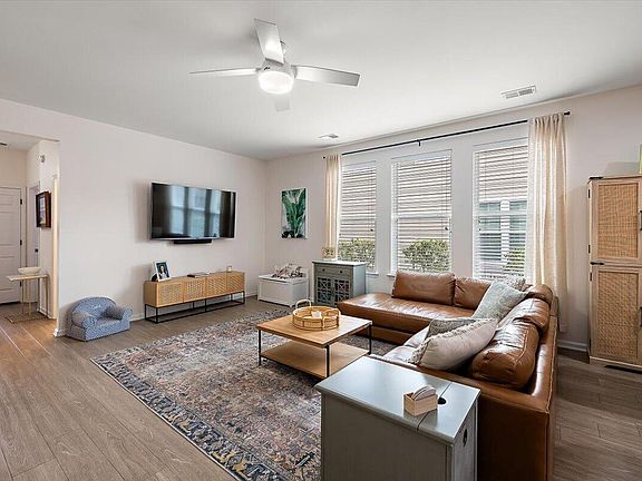 4th image of 3601 Locklear Ln