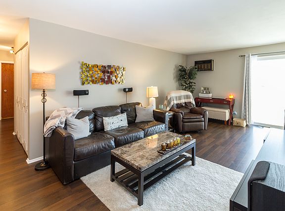 2nd image of 9721 S Keeler Ave APT 203