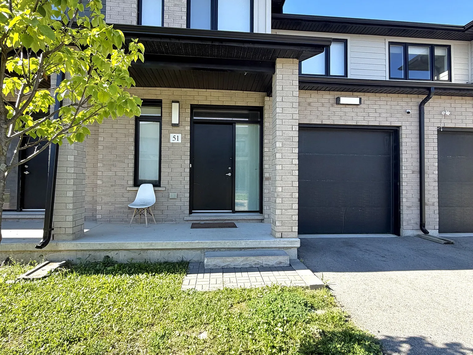 3 bed, $2,550 — Photo 2