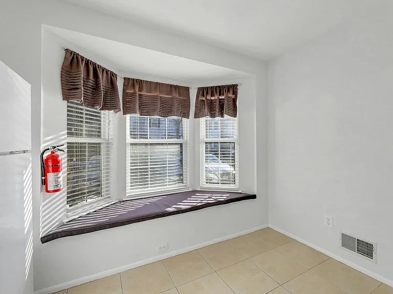2198 Kent Ct #2198 — Photo 8