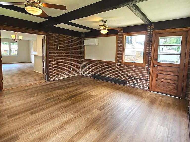 7606 Gresham St — Photo 14