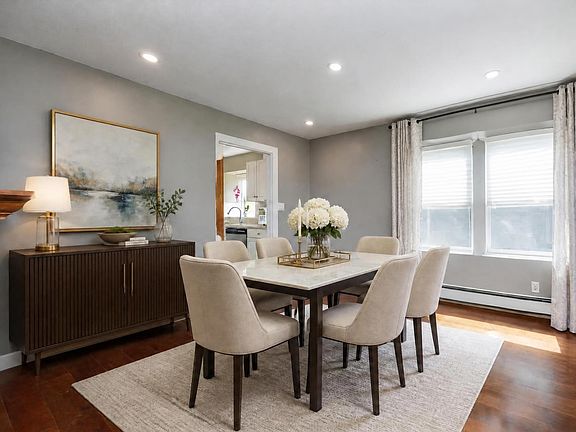 5th image of 18139 Claytonwood Cres